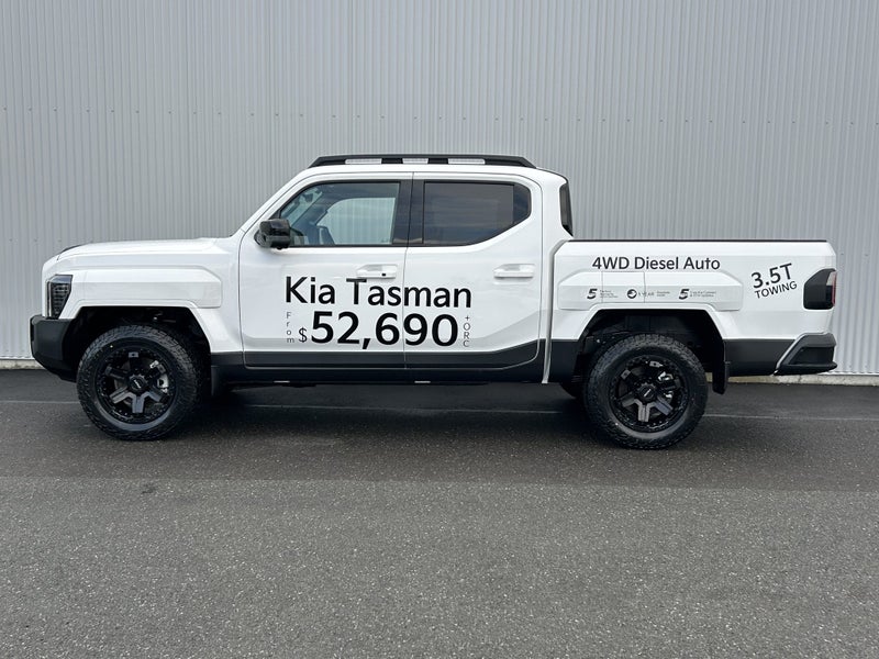 2025 Kia Tasman X-Line 4Wd Wellside image 3
