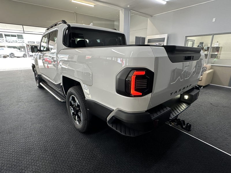 2025 Kia Tasman X-Line 4Wd Wellside image 3