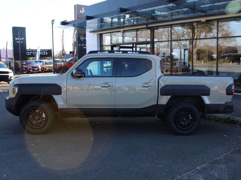 2025 Kia Tasman X-LINE 4WD Wellside image 3