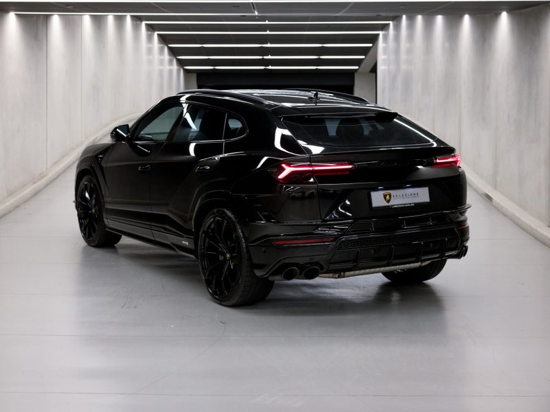 2025 Lamborghini URUS S image 4