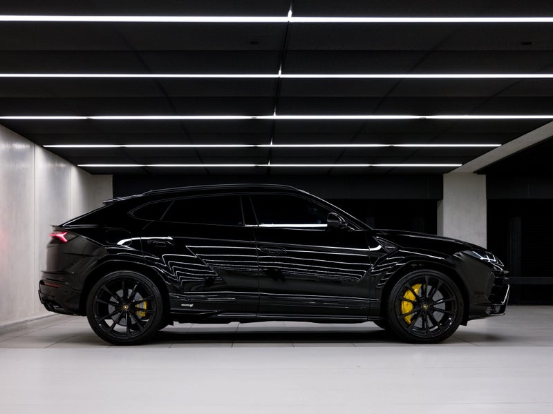 2025 Lamborghini URUS S image 5