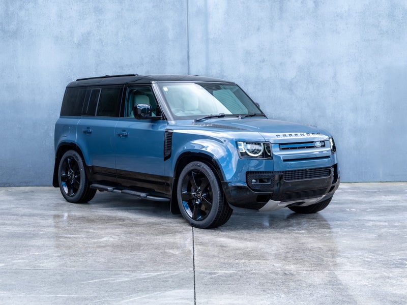 2025 Land Rover Defender 110 425 Edition image 1