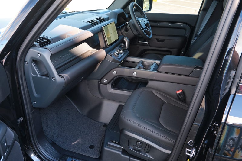 2025 Land Rover Defender 110 425 EDITION image 5