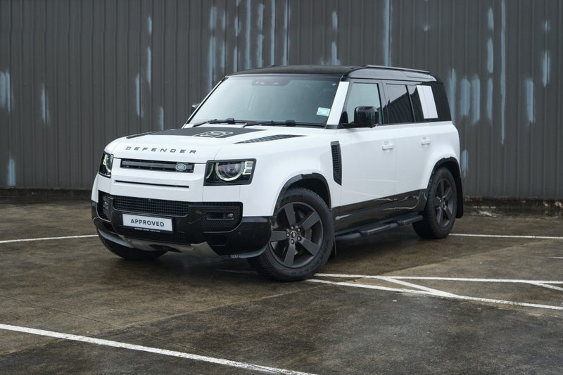 2025 Land Rover Defender 110 425 EDITION image 2