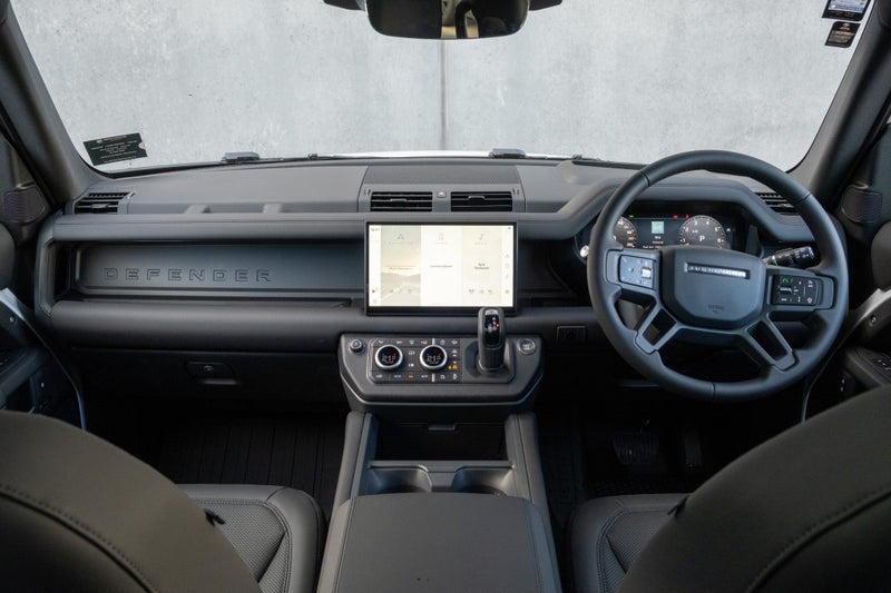 2025 Land Rover Defender 110 425 Edition image 4