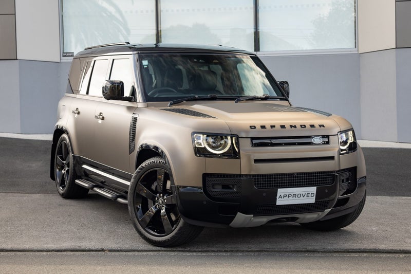 2025 Land Rover Defender 110 425 EDITION image 1