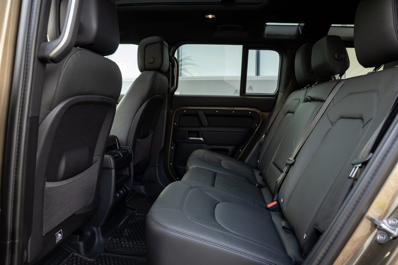 2025 Land Rover Defender 110 425 EDITION image 5