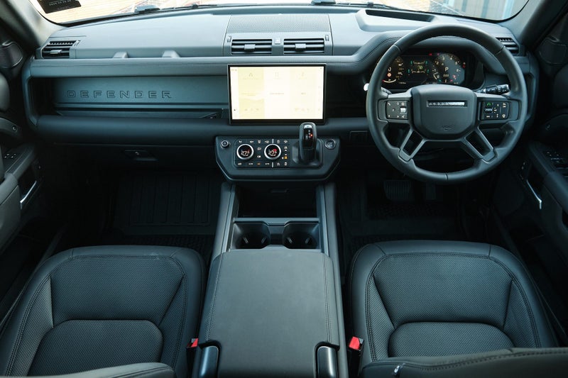 2025 Land Rover Defender 110 425 X-Dynamic SE image 5
