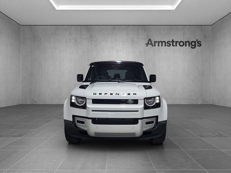 2025 Land Rover Defender 110 D250 S 3.0DT image 4