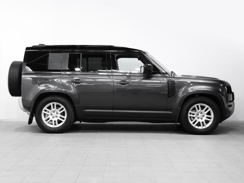2025 Land Rover Defender 110 D250 S (3.0L DIESEL) image 3