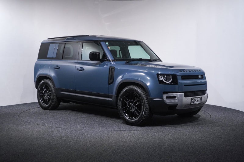 2025 Land Rover Defender 110 D250 S image 1