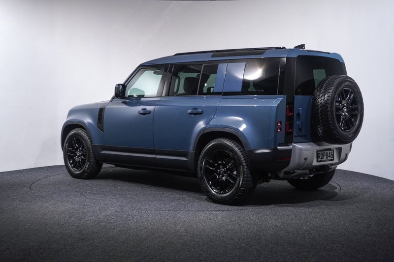 2025 Land Rover Defender 110 D250 S image 2