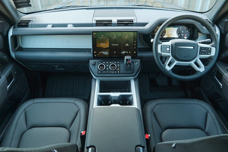 2025 Land Rover Defender 110 D250 S image 5