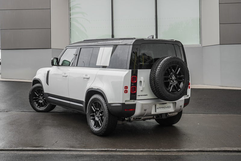 2025 Land Rover Defender 110 D250 S image 2
