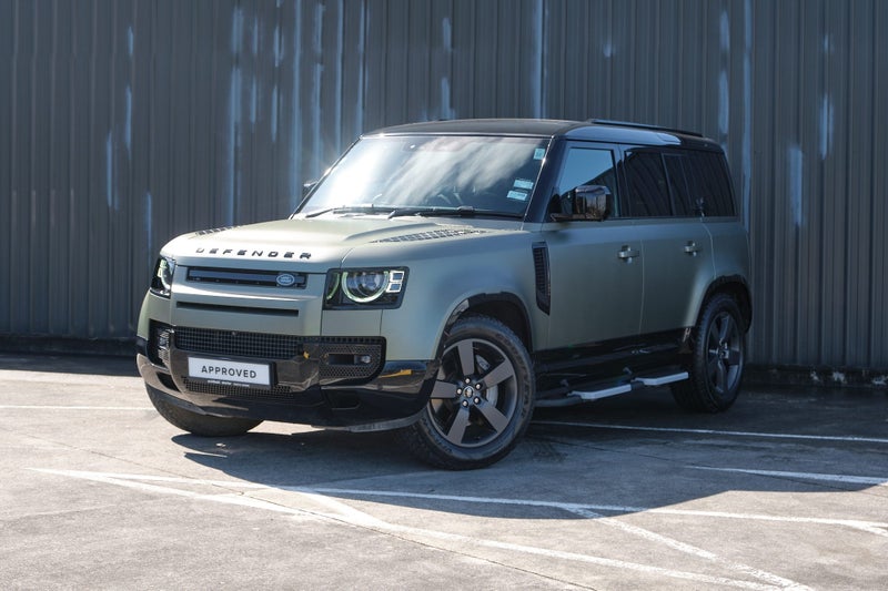 2025 Land Rover Defender 110 D300 X-Dynamic HSE image 2