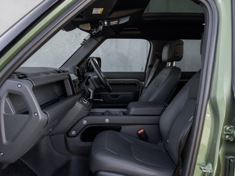 2025 Land Rover Defender 110 D300 X-Dynamic HSE image 3