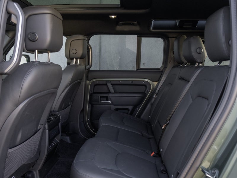2025 Land Rover Defender 110 D300 X-Dynamic HSE image 5