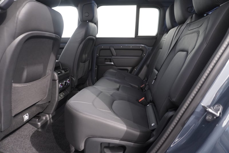 2025 Land Rover Defender 110 D300 X-Dynamic HSE... image 5