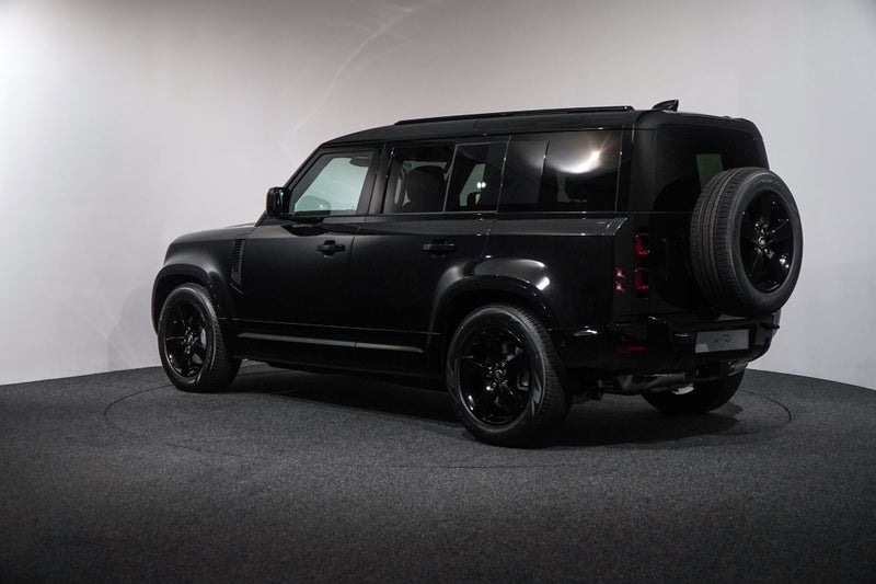 2025 Land Rover Defender 110 D300 X-Dynamic SE,... image 2