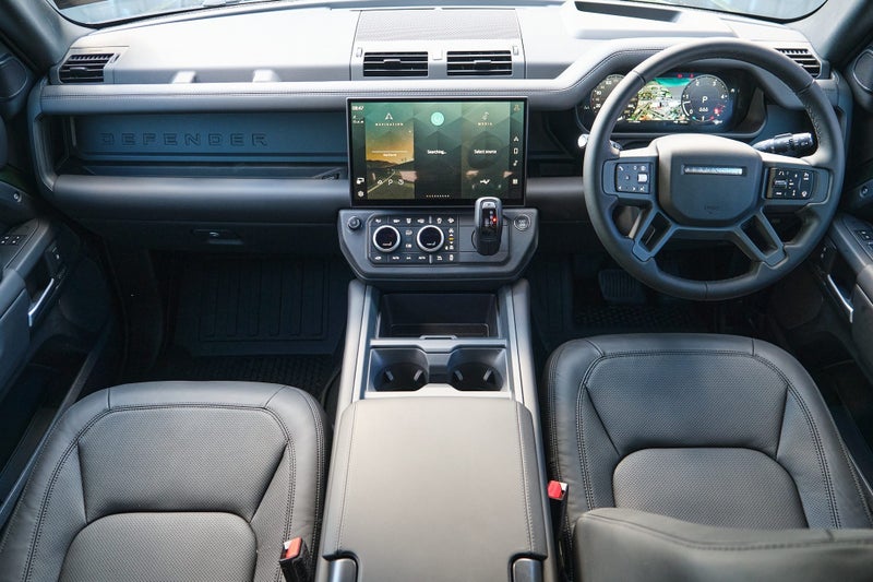 2025 Land Rover Defender 110 D350 X-Dynamic HSE image 5