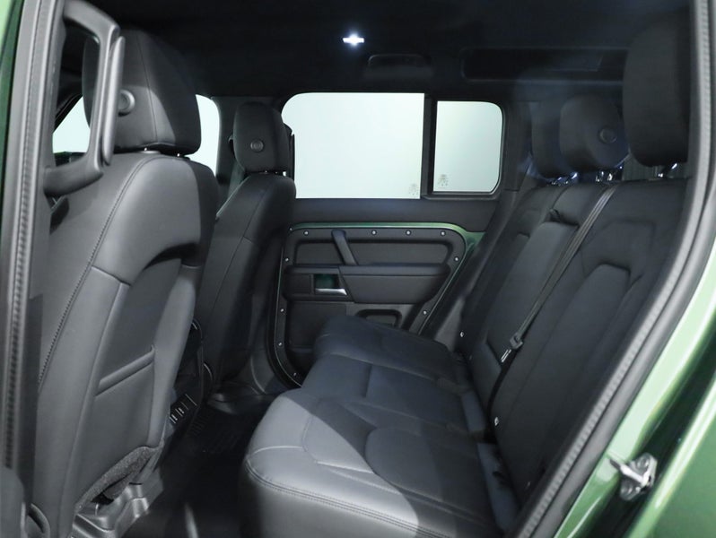 2025 Land Rover Defender 110 D350 X-DYNAMIC SE,... image 5