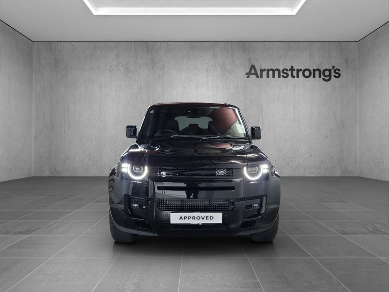 2025 Land Rover Defender 110 D350 X-Dynamic SE image 4