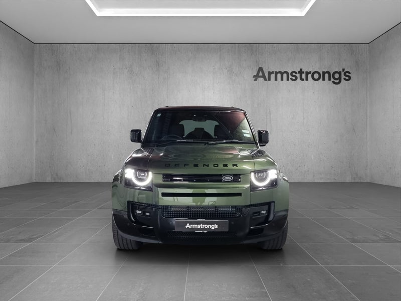 2025 Land Rover Defender 110 D350 X-Dynamic SE image 4