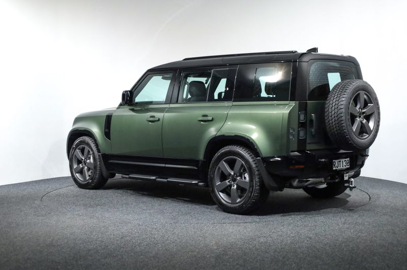 2025 Land Rover Defender 110 D350 X-DYNAMIC SE,... image 2