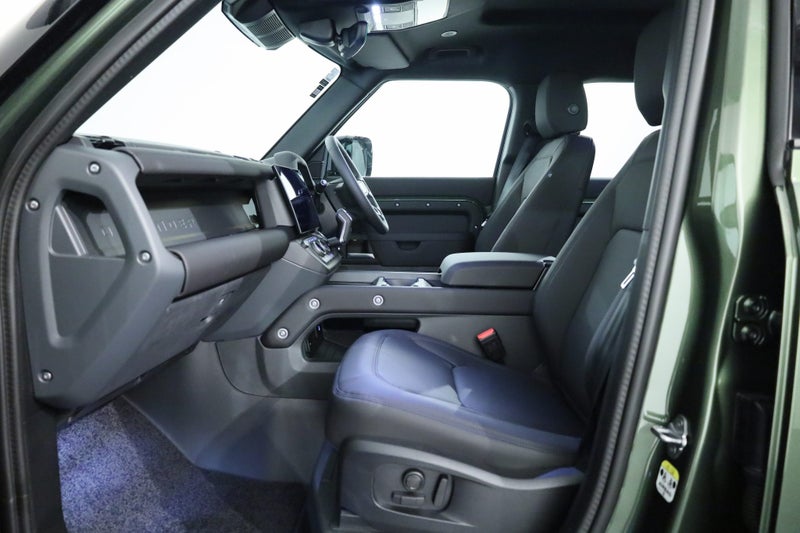 2025 Land Rover Defender 110 D350 X-DYNAMIC SE,... image 3