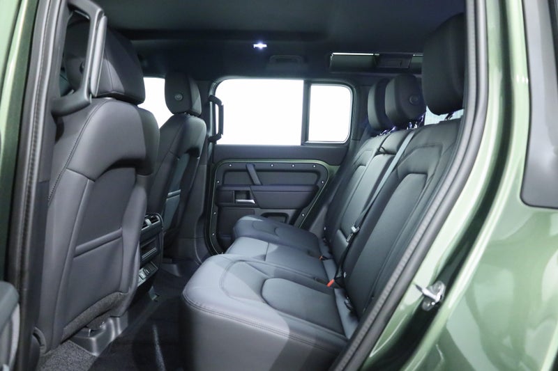 2025 Land Rover Defender 110 D350 X-DYNAMIC SE,... image 5