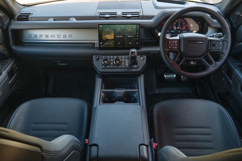 2025 Land Rover Defender 110 P635 OCTA image 4