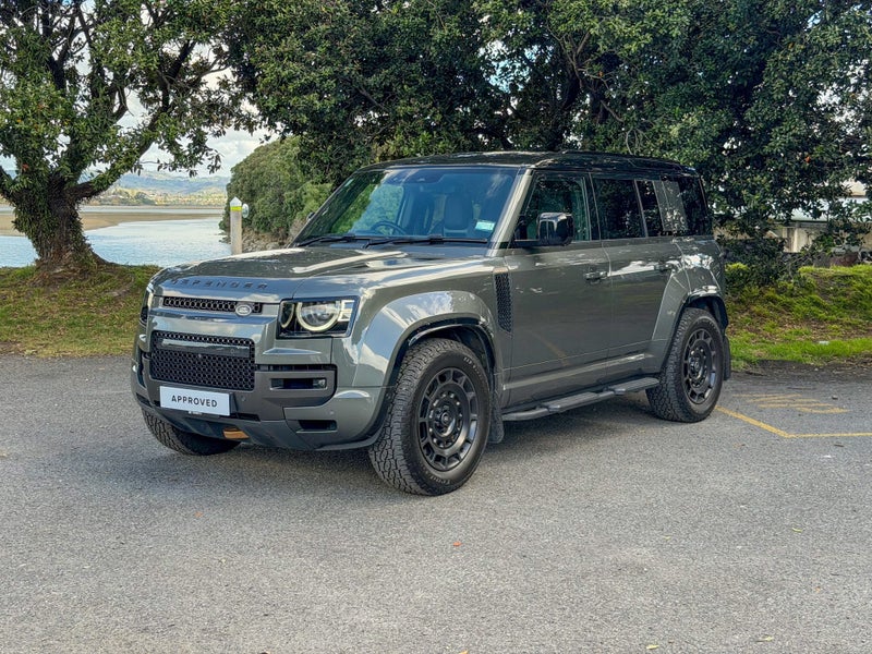 2025 Land Rover Defender 110 P635 OCTA Edition One image 3