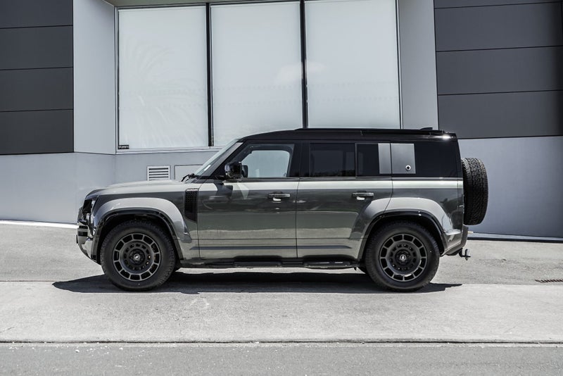 2025 Land Rover Defender 110 P635 OCTA Edition One image 2