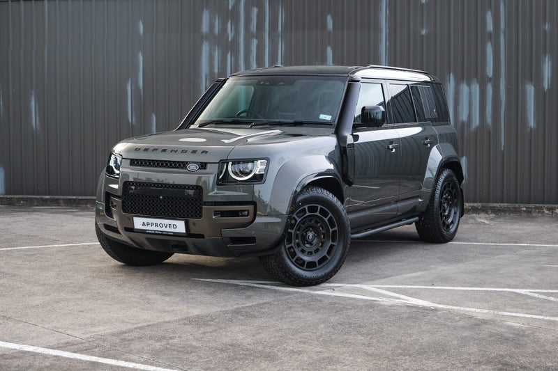 2025 Land Rover Defender 110 P635 OCTA EDITION ONE image 2