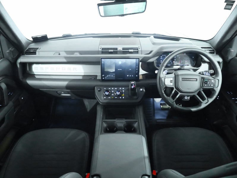 2025 Land Rover Defender 110 P635 OCTA, TWIN TU... image 4