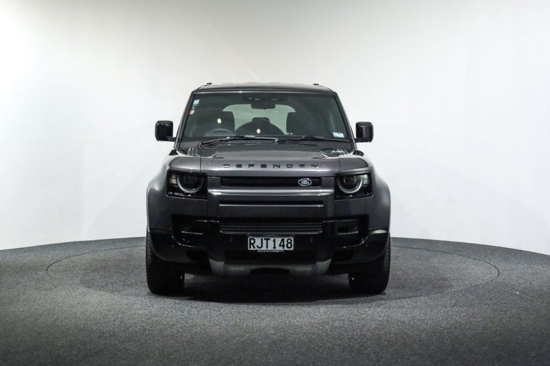 2025 Land Rover Defender 110 V8 Limited Edition image 2