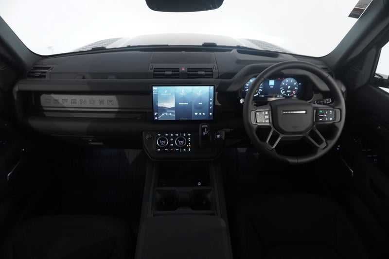 2025 Land Rover Defender 110 V8 Limited Edition image 4