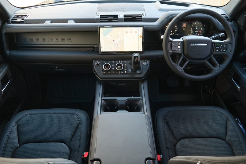 2025 Land Rover Defender 90 425 EDITION image 4