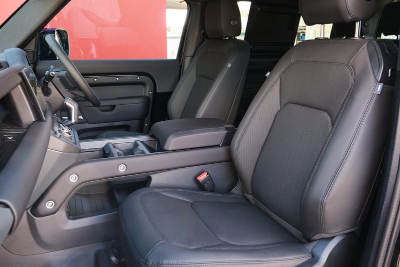 2025 Land Rover Defender 90 425 EDITION image 5