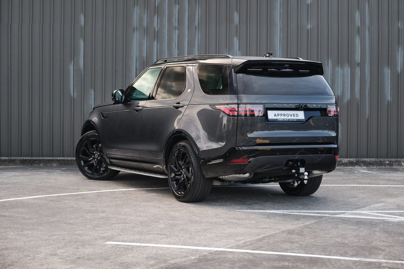 2025 Land Rover Discovery D250 Dynamic SE image 3