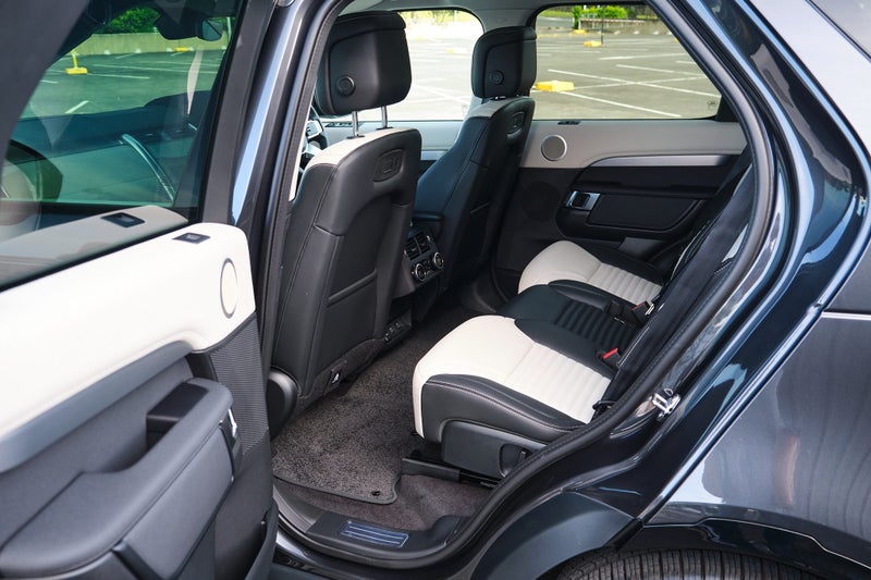 2025 Land Rover Discovery D250 Dynamic SE image 4