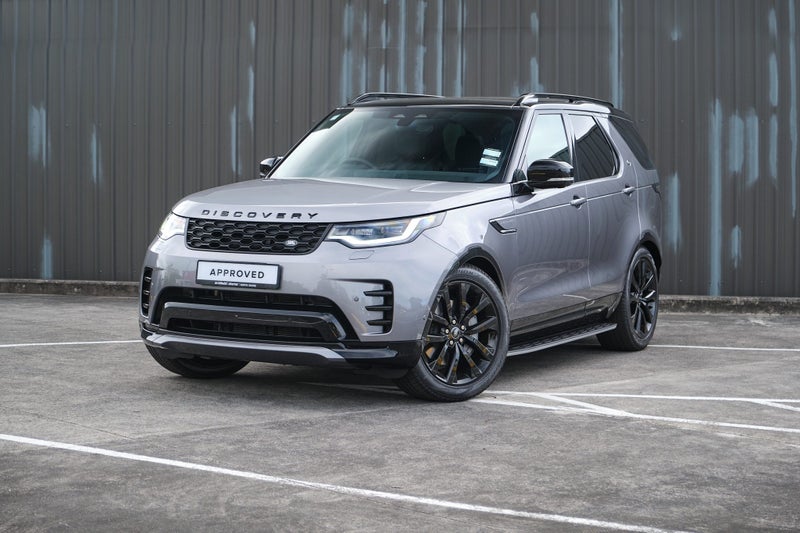 2025 Land Rover Discovery D250 Dynamic SE image 2