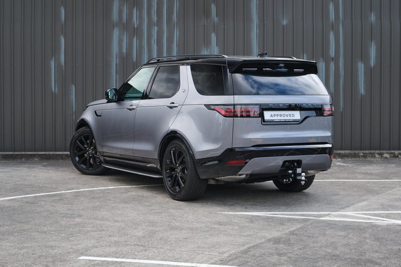 2025 Land Rover Discovery D250 Dynamic SE image 3