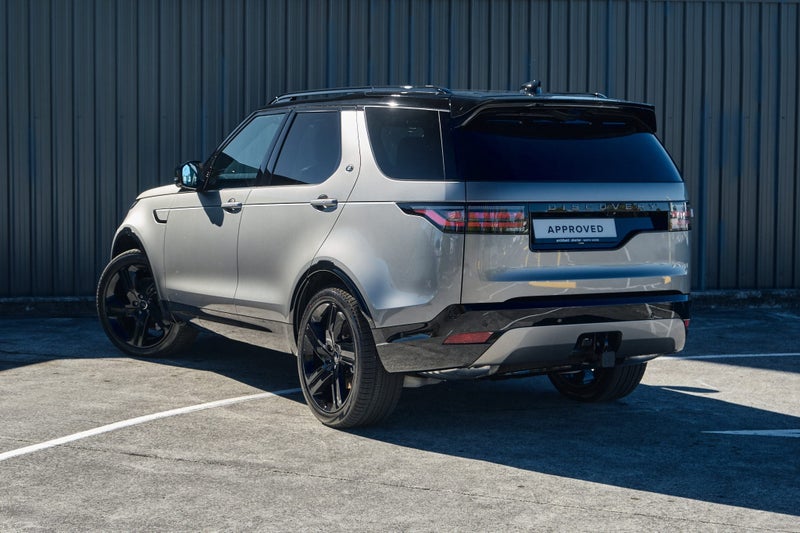 2025 Land Rover Discovery D250 Dynamic SE image 2