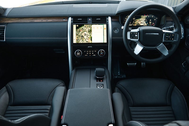 2025 Land Rover Discovery D250 Dynamic SE image 4