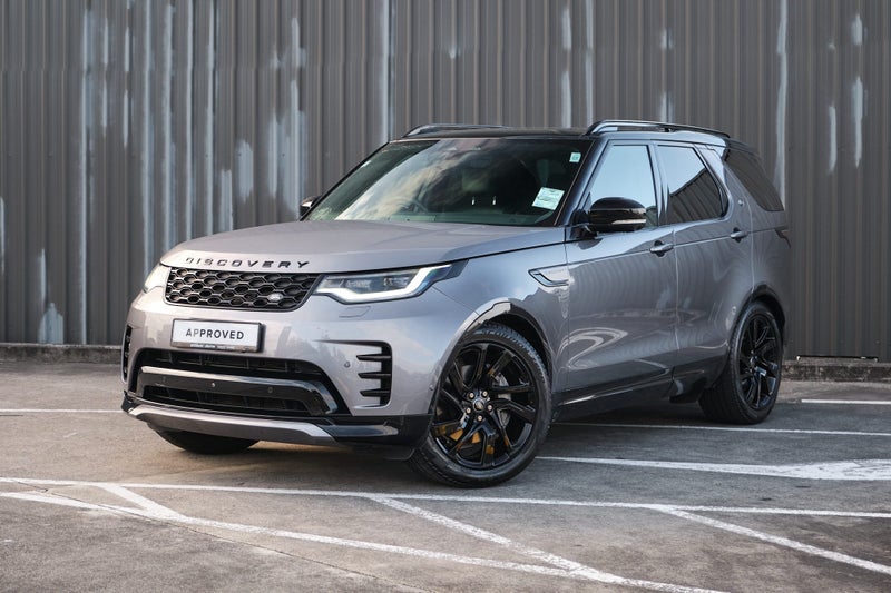2025 Land Rover Discovery D250 Dynamic SE image 2