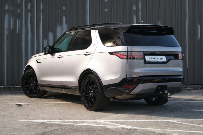 2025 Land Rover Discovery D250 Dynamic SE image 3