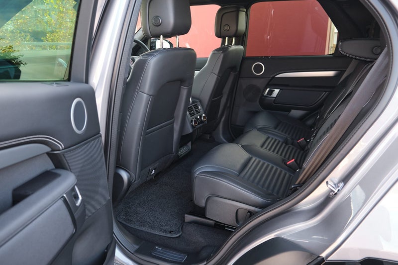 2025 Land Rover Discovery D250 Dynamic SE image 4