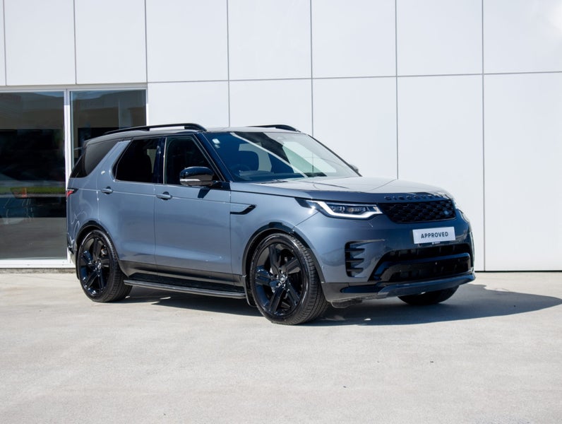 2025 Land Rover Discovery D250 R-Dynamic SE image 1