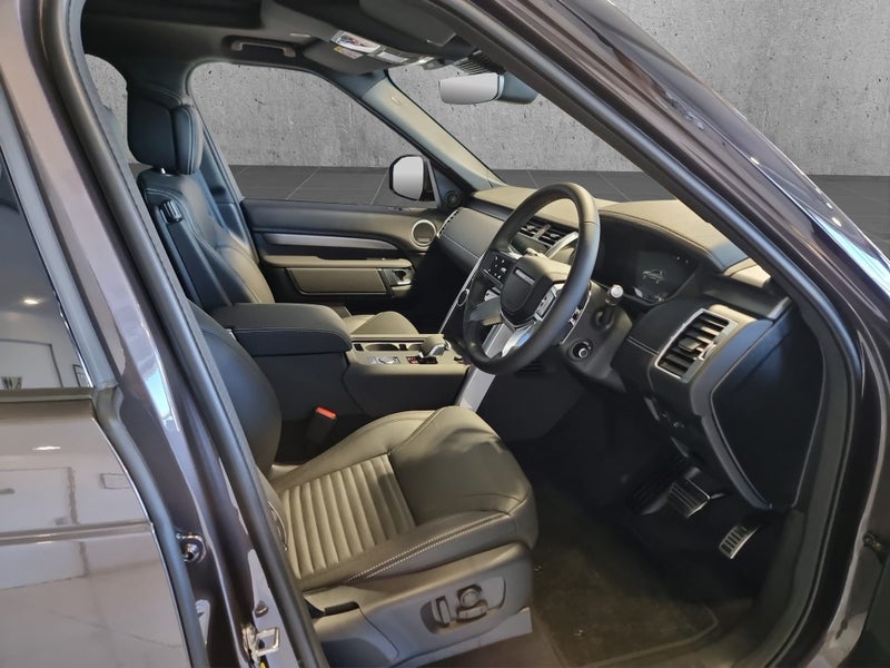 2025 Land Rover Discovery D350 Dynamic HSE 3.0 image 2